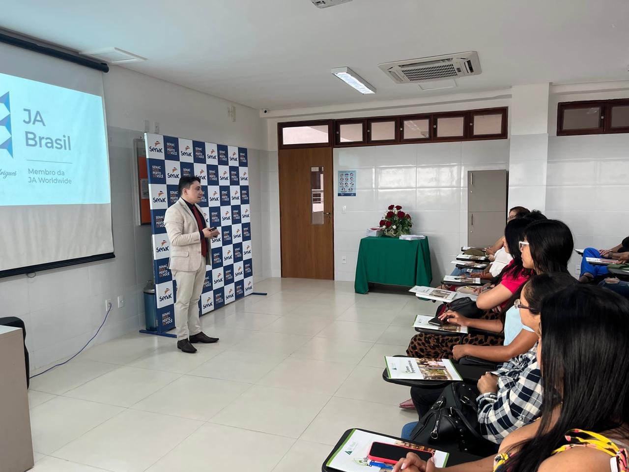 Dr. Leandro Rodrigues