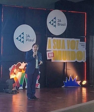 Dr. Leandro Rodrigues