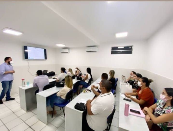 Prof. Esp. Evandro Ferreira